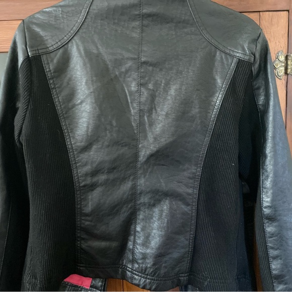 Womens jacket - Picture 2 of 3